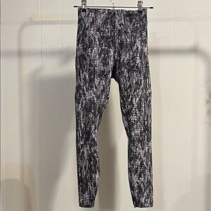 lululemon athletica Oasis 25” Black and White Patterned Leggings